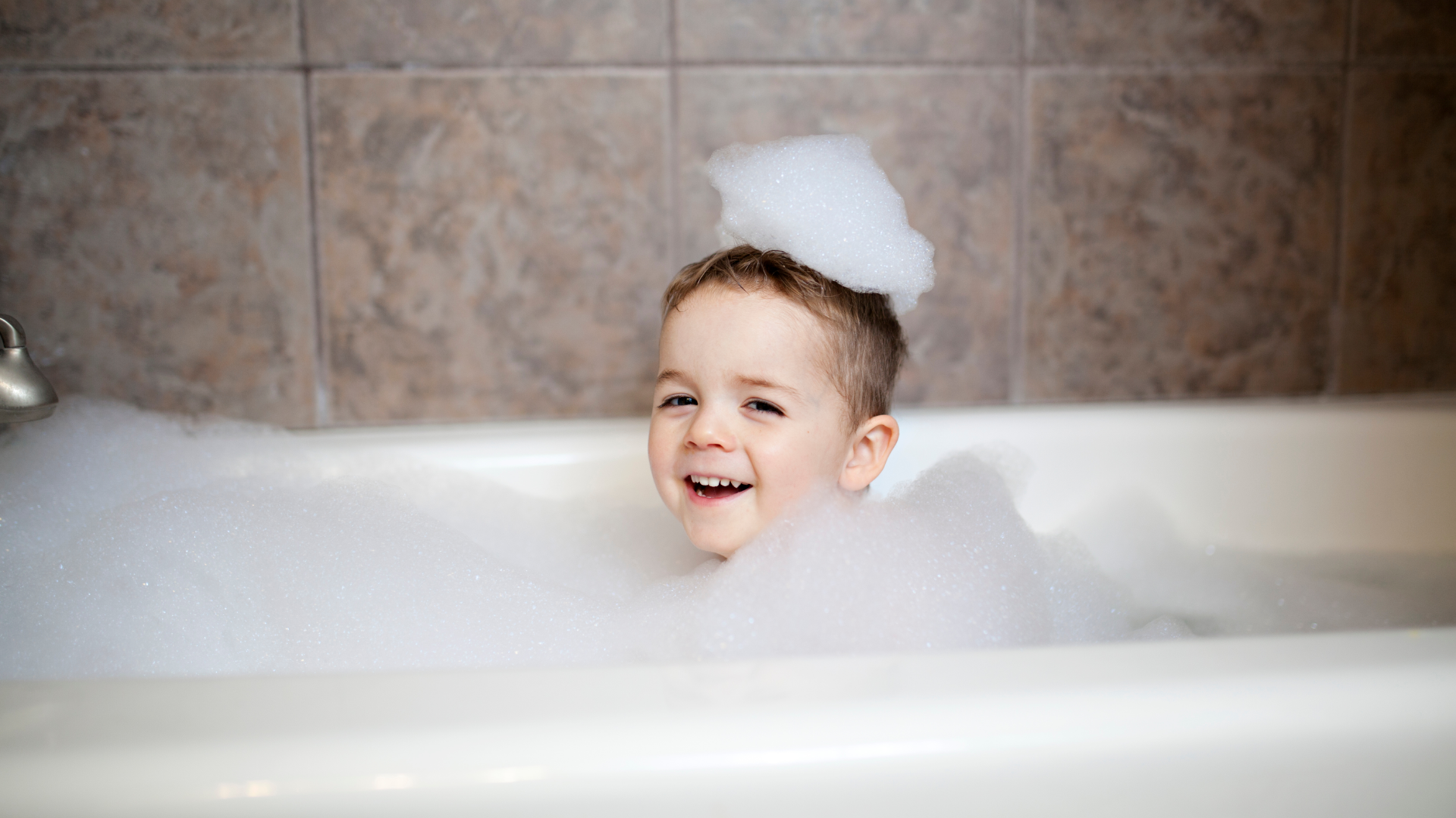 How To Bathe Your Autistic Child Easily 🛁 [13 Tips] - Safe Sleep Systems